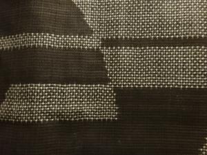 アンティーク　抽象模様織出し本場泥大島紬着物（5マルキ）